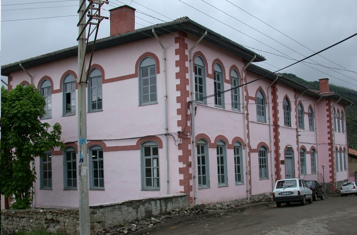 KISAR; TARİHİ SAKARYA İLKOKULU İMYO’YA TAHSİS EDİLEBİLİR